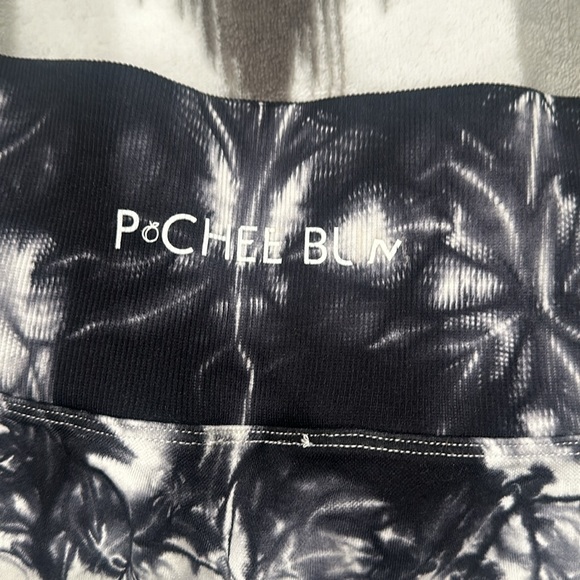 @ Peach bum size small Booty Scrunch shorts - Picture 4 of 5